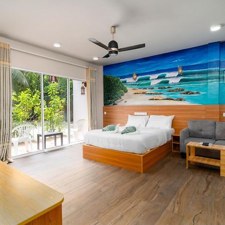 Ukulhas Villa Oceanview Hotel & Spa מראה חיצוני תמונה
