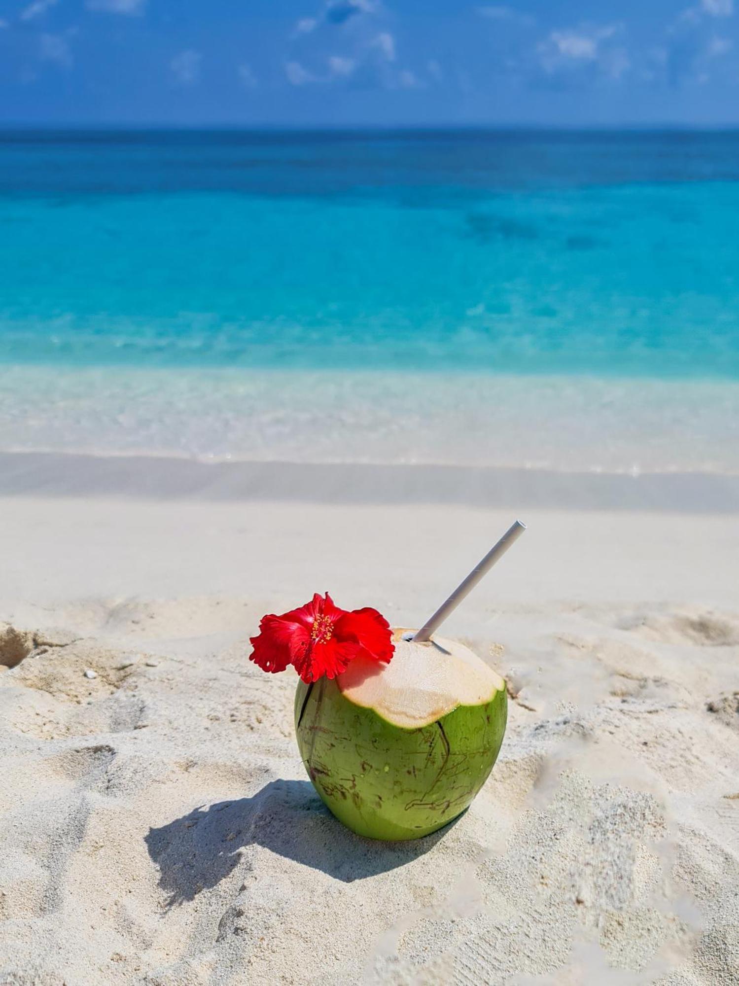 Ukulhas Villa Oceanview Hotel & Spa מראה חיצוני תמונה
