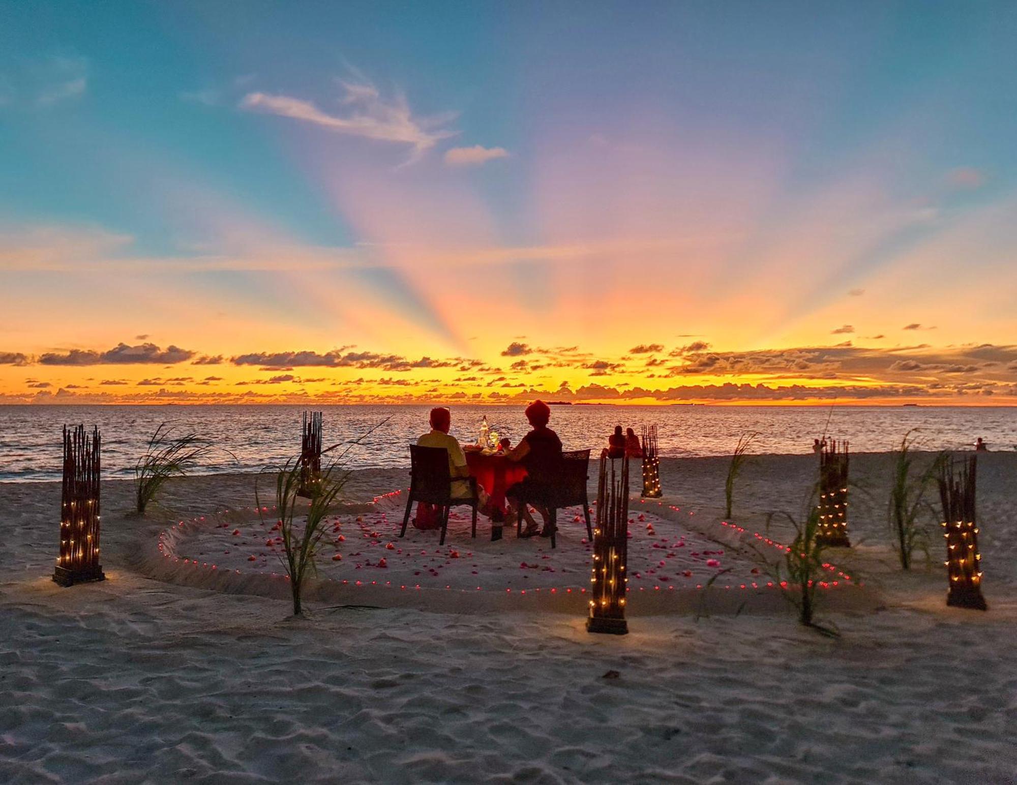 Ukulhas Villa Oceanview Hotel & Spa מראה חיצוני תמונה