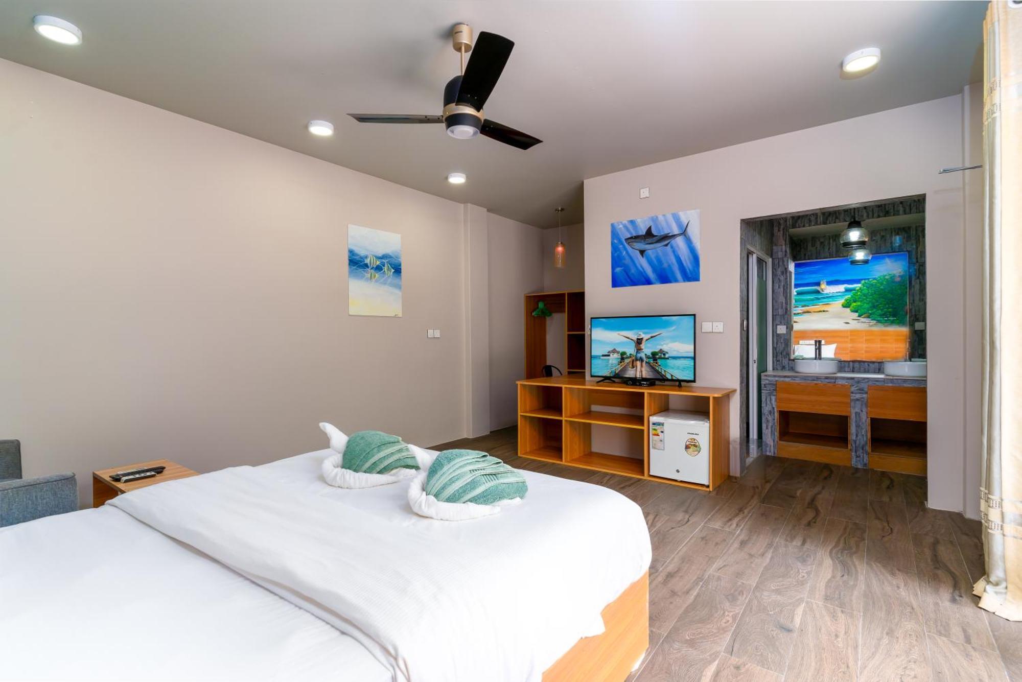 Ukulhas Villa Oceanview Hotel & Spa מראה חיצוני תמונה